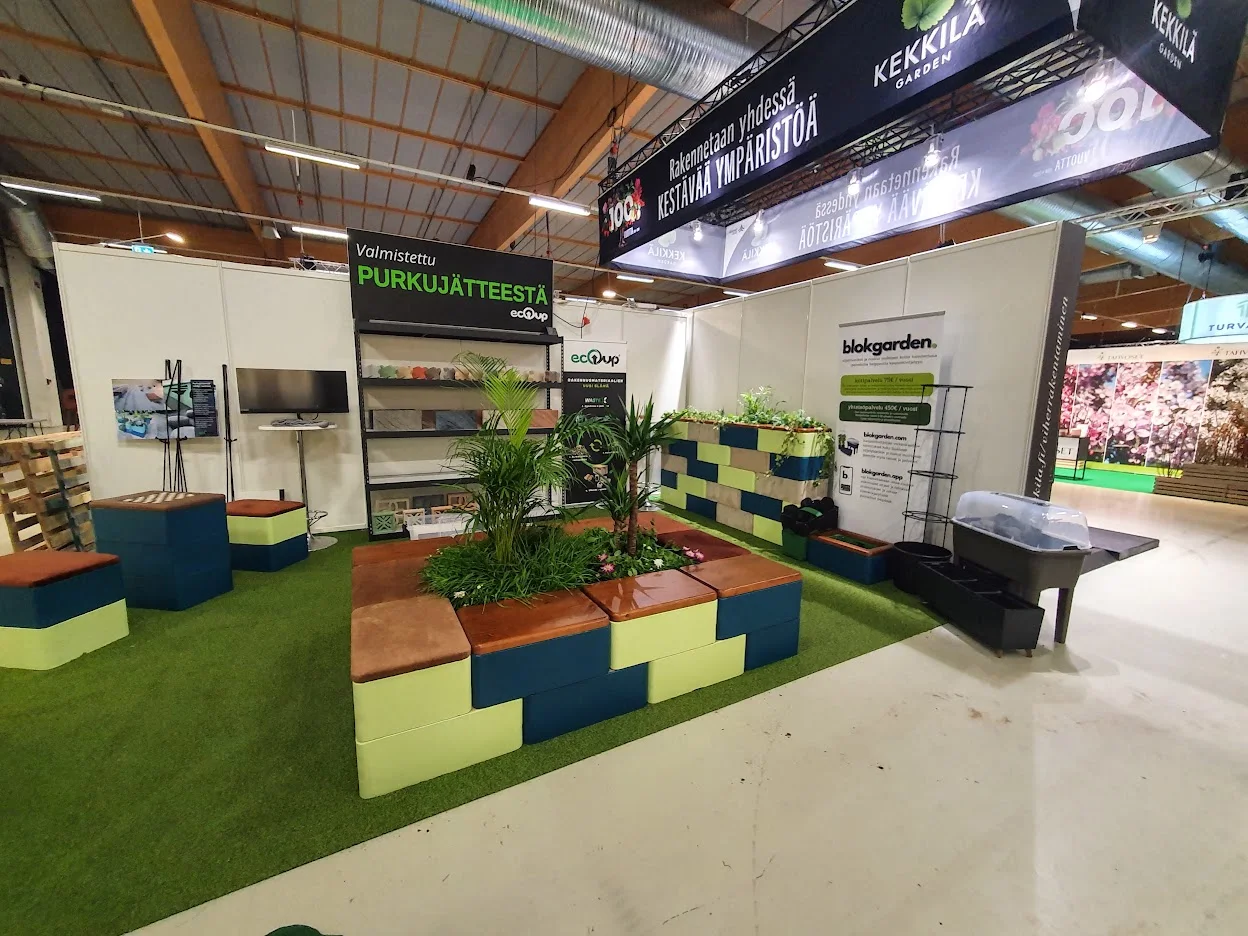 Kasveilla sisustettu Cubeco-messuosasto